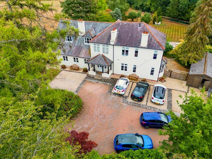 5 Bedroom Detached House For Sale In Common Lane, Radlett, WD7