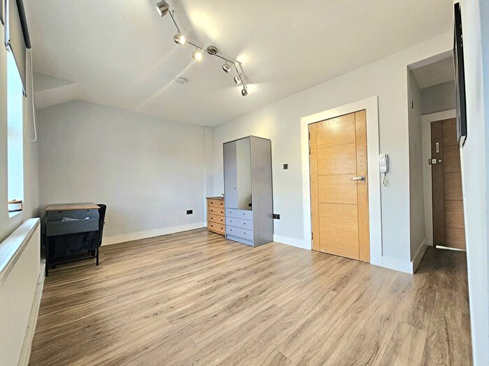 Studio To Rent In Merton Road, London, SW19