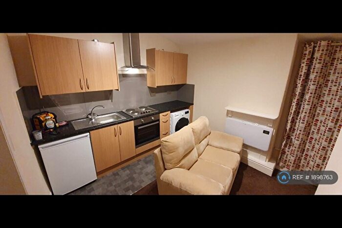 1 Bedroom Flat To Rent In High Street, Crediton, EX17