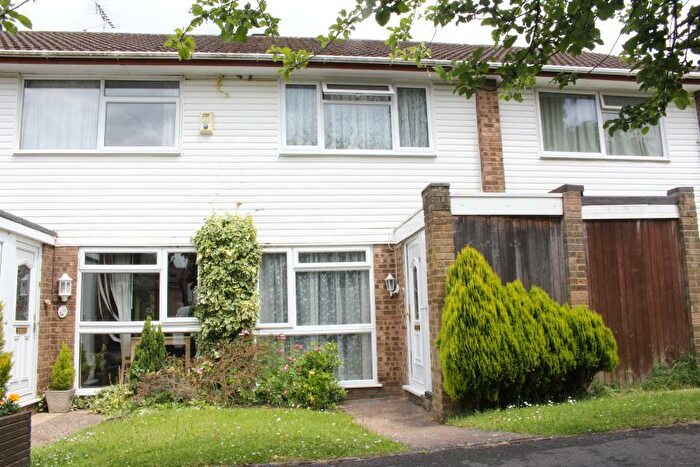 2 Bedroom Terraced House To Rent In St Johns, GU21