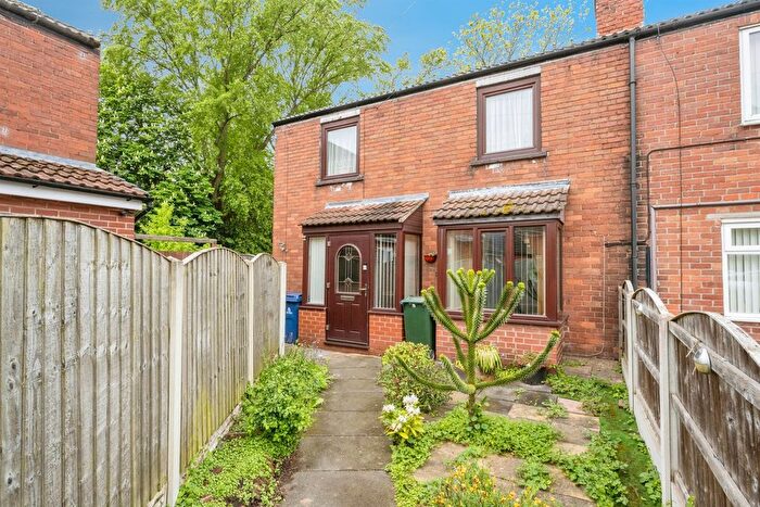 3 Bedroom Semi Detached House For Sale In King George Square, Kirk Sandall, Doncaster, DN3