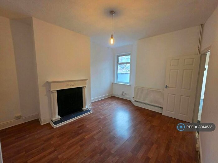 2 Bedroom Terraced House To Rent In Martin St, Salford, M5