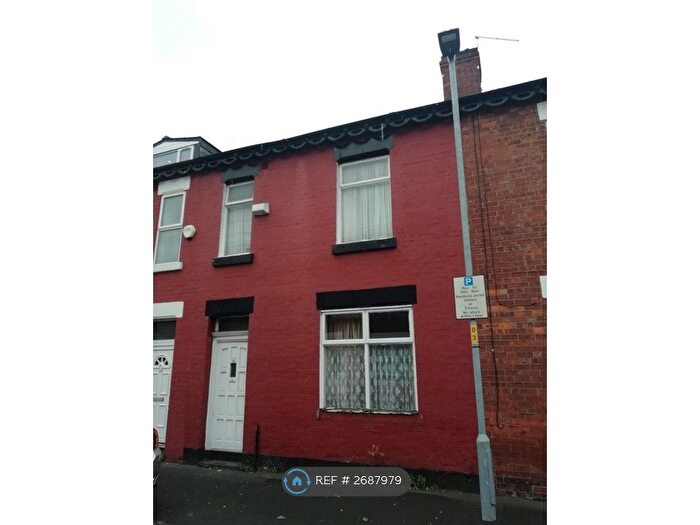 3 Bedroom Terraced House To Rent In South Grove, Manchester, M13