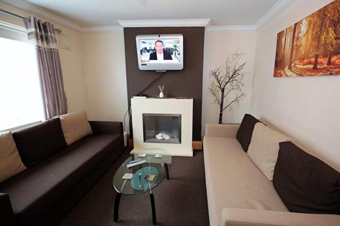 2 Bedroom House To Rent In Olton Avenue, Beeston, Nottingham, NG9