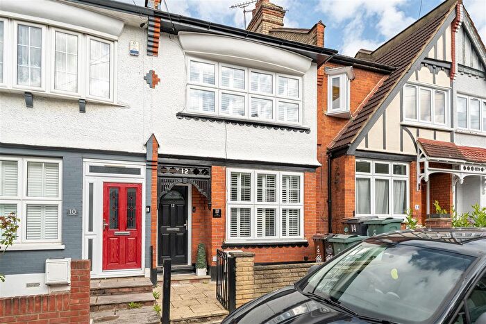 3 Bedroom Property For Sale In Lyndhurst Road, Highams Park, E4