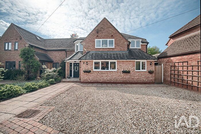 3 Bedroom Semi Detached House For Sale In Waller Close, Leek Wootton, CV35