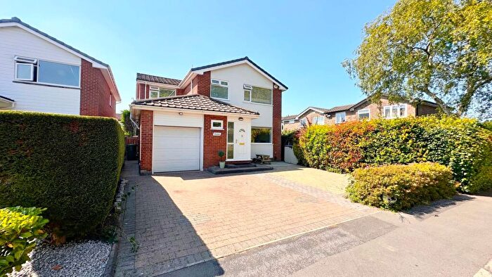 4 Bedroom Detached House For Sale In Lindisfarne Drive, Poynton, SK12