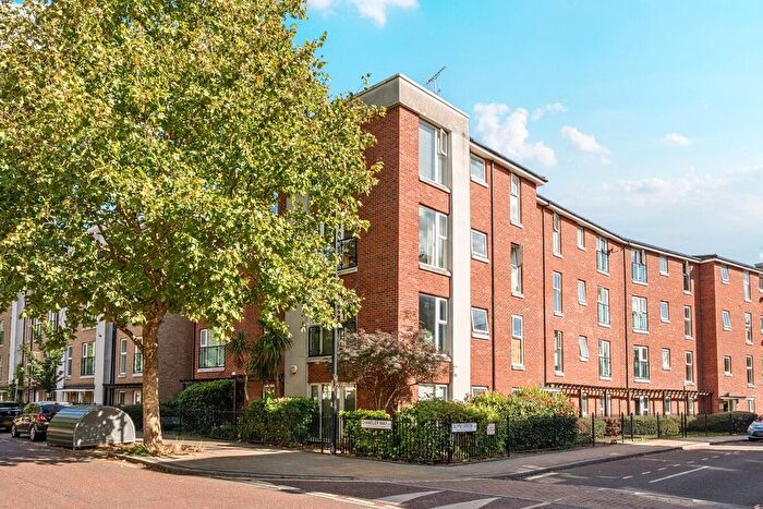 1 Bedroom Flat For Sale In Calypso Crescent, London, SE15