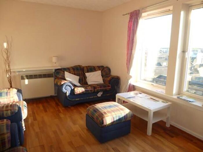 2 Bedroom Flat To Rent In Castle Terrace, Justice Gate, Aberdeen, AB11
