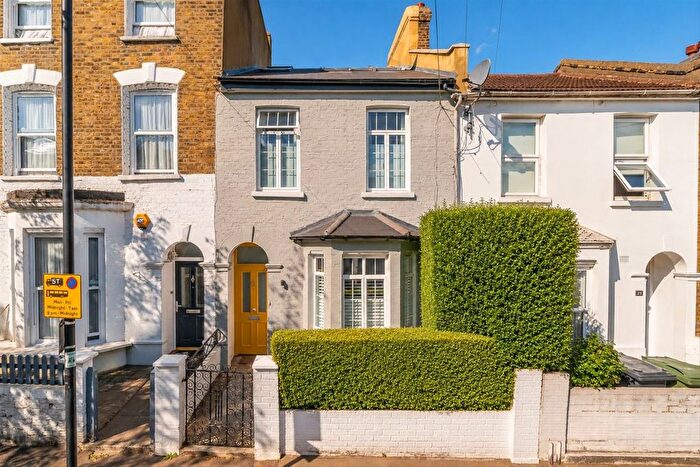 5 Bedroom Property For Sale In Hargwyne Street, Stockwell, SW9