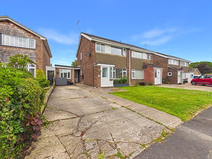 4 Bedroom Semi-Detached House For Sale In Heron Close, Calne, SN11