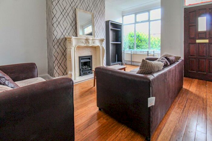 2 Bedroom Terraced House To Rent In Woodside Place, Leeds, LS4