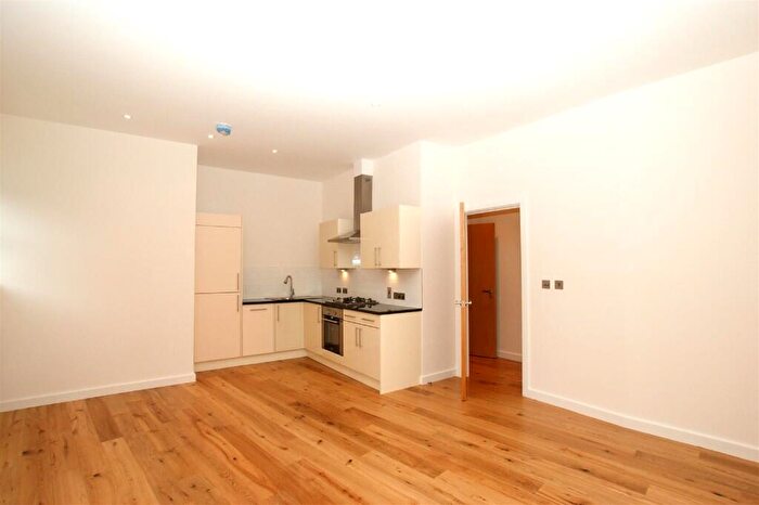 1 Bedroom Flat To Rent In Molesey Road, Walton-On-Thames, Surrey, KT12