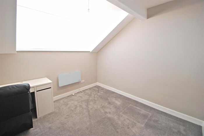 2 Bedroom Duplex To Rent In London Road, Alderley Edge, SK9