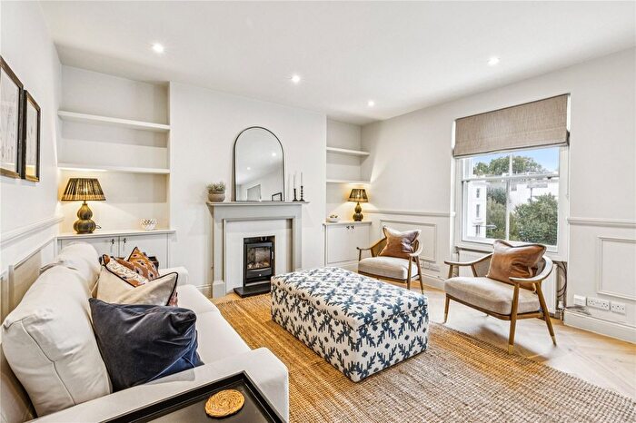 2 Bedroom Flat To Rent In Elgin Crescent, Notting Hill, London, W11