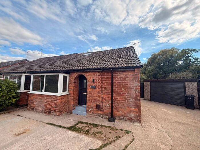 4 Bedroom Bungalow To Rent In Meadowfields Drive, York, YO31