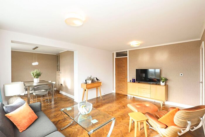2 Bedroom Flat For Sale In Richmond Road, Sheffield, S13