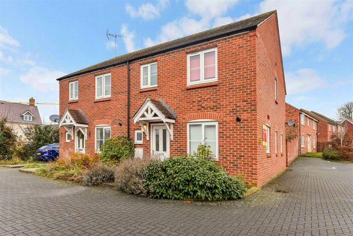 3 Bedroom Semi-Detached House To Rent In Bramble Walk, Andover, SP11