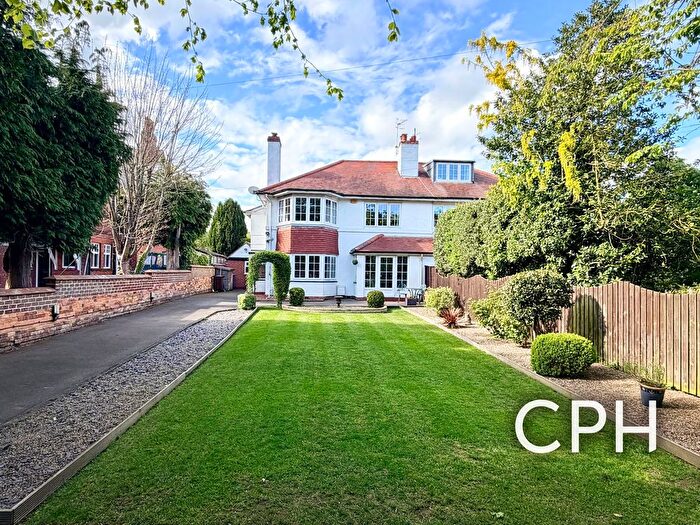 4 Bedroom Semi-Detached House For Sale In Station Road, Scalby, YO13