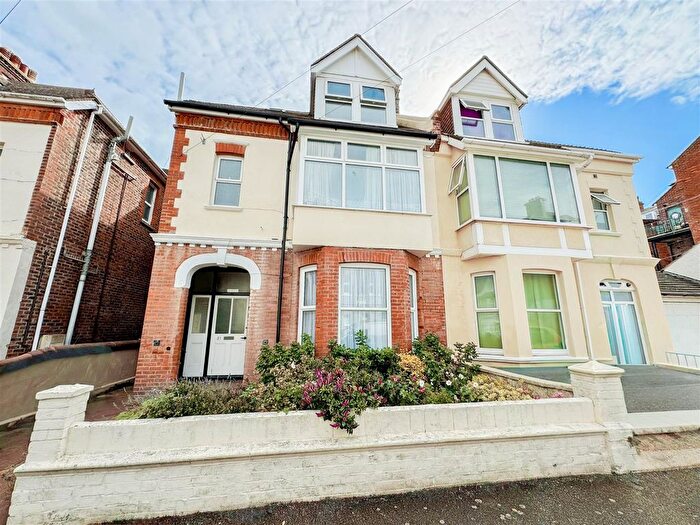 2 Bedroom Flat For Sale In Albany Road, Bexhill-On-Sea, TN40
