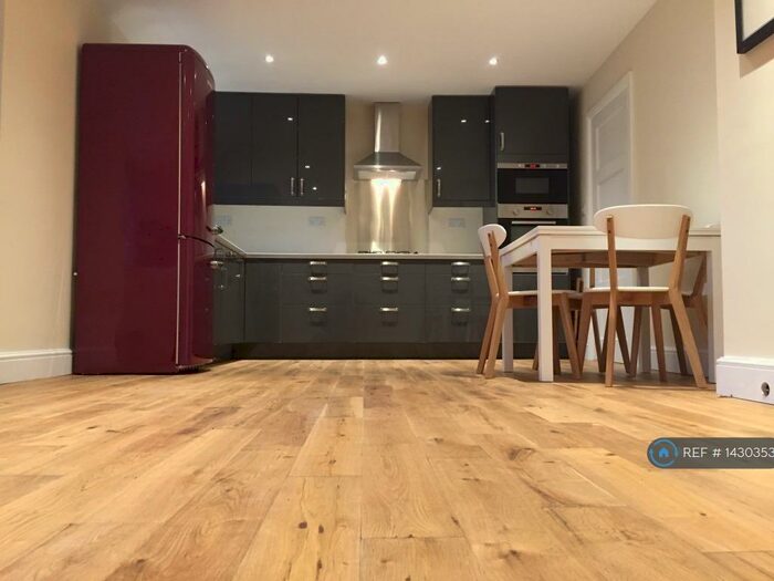 1 Bedroom Flat To Rent In Exeter House, Beckenham, BR3