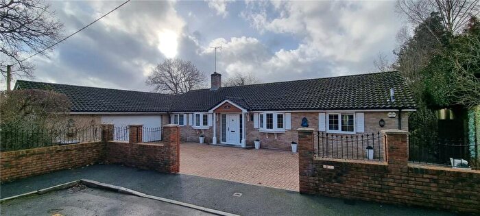 4 Bedroom Bungalow For Sale In Barncroft, Appleshaw, Andover, Hampshire, SP11