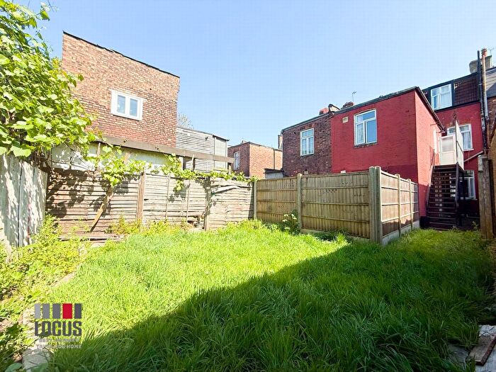 2 Bedroom Flat To Rent In Westbury Avenue, Turnpike Lane, N22