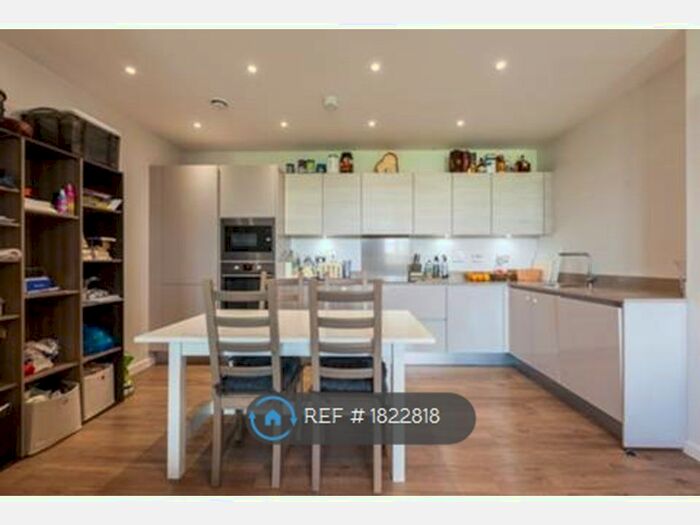 2 Bedroom Flat To Rent In Luff Court, London, E3