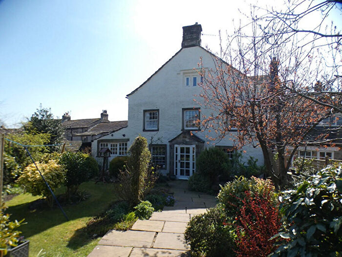2 Bedroom End Of Terrace House For Sale In High Street, Gargrave, Skipton, North Yorkshire, BD23