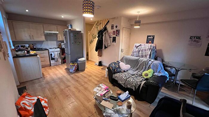 2 Bedroom Duplex To Rent In £pppw, Egerton Road, Manchester, M14
