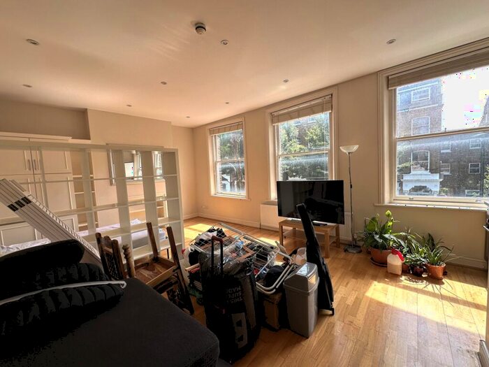 Flat To Rent In Adolphus Road, Finsbury Park, N4
