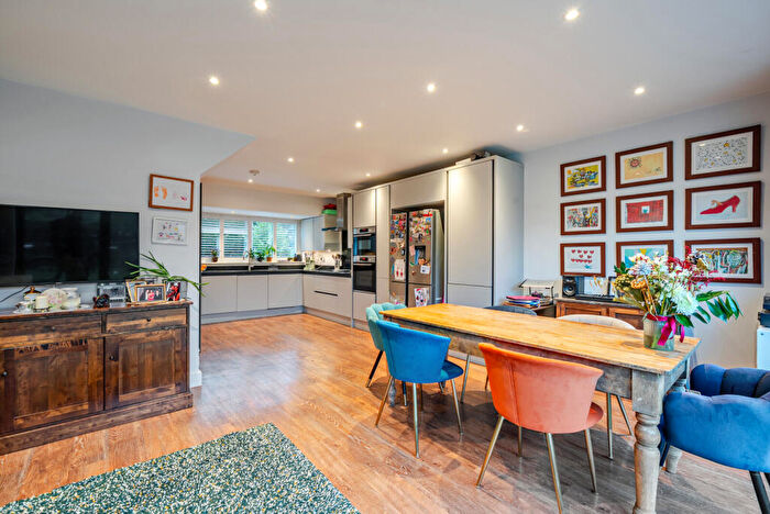 4 Bedroom Detached House To Rent In Kennel Lane, Fetcham, Leatherhead, KT22