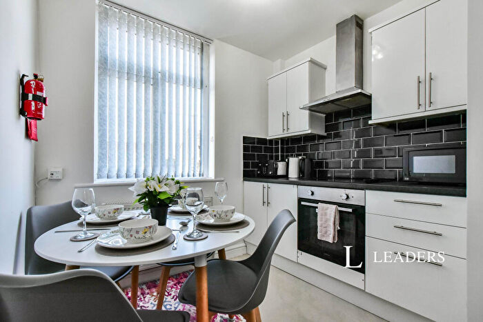 2 Bedroom Apartment To Rent In Wilmslow Road, Manchester, M14