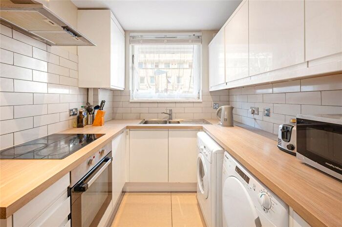 3 Bedroom Maisonette For Sale In Maysoule Road, Battersea, SW11