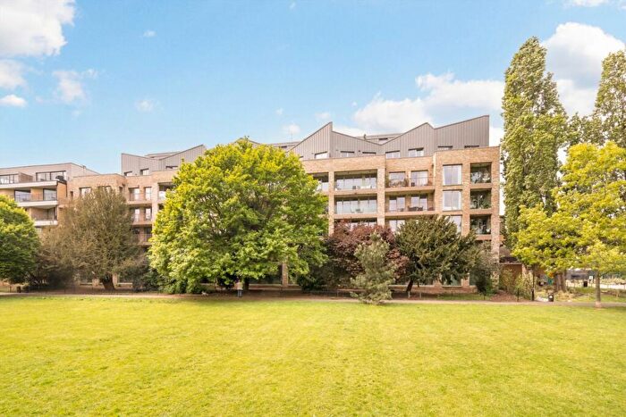 2 Bedroom Flat For Sale In Espalier Gardens, West Hampstead, NW6