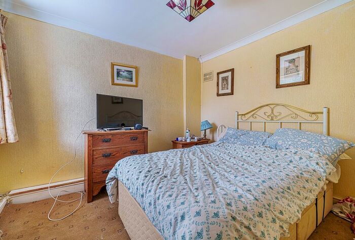 3 Bedroom Cottage For Sale In Court Road, Oldland Common, Bristol, BS30