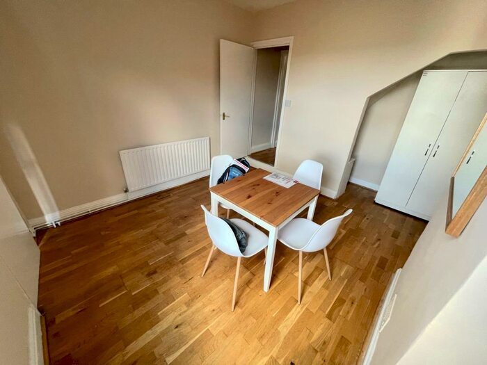 2 Bedroom House To Rent In Highbury Road, Luton, LU3