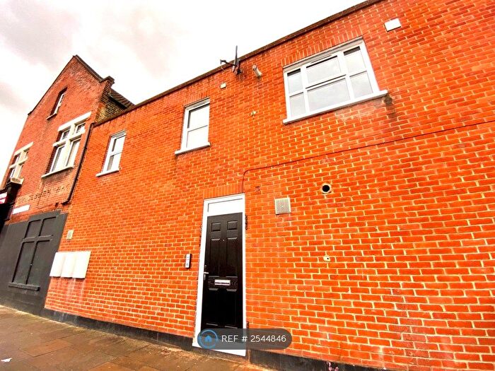 2 Bedroom Flat To Rent In Chilver Street, London, SE10