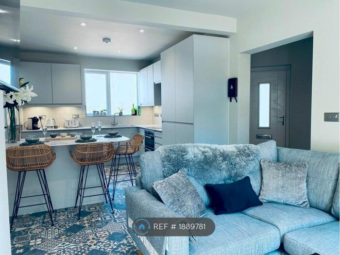 7 Bedroom Semi-Detached House To Rent In Haycombe Drive, Bath, BA2