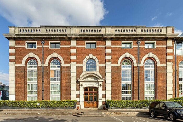 2 Bedroom Flat To Rent In Great West Road, Hammersmith, W6