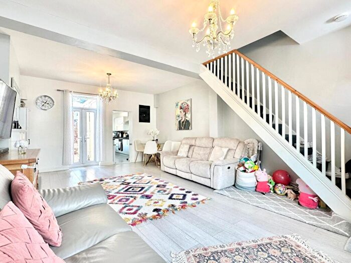 2 Bedroom Terraced House To Rent In Oakley Street, Newport, NP19