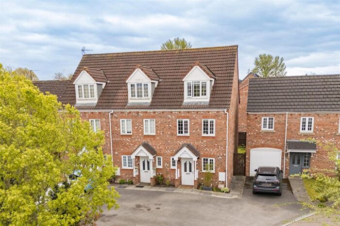 3 Bedroom Town House For Sale In Mallard Close, York, YO10