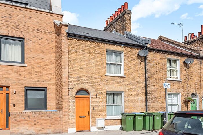 2 Bedroom Terraced House For Sale In Commerell Street, Greenwich, SE10