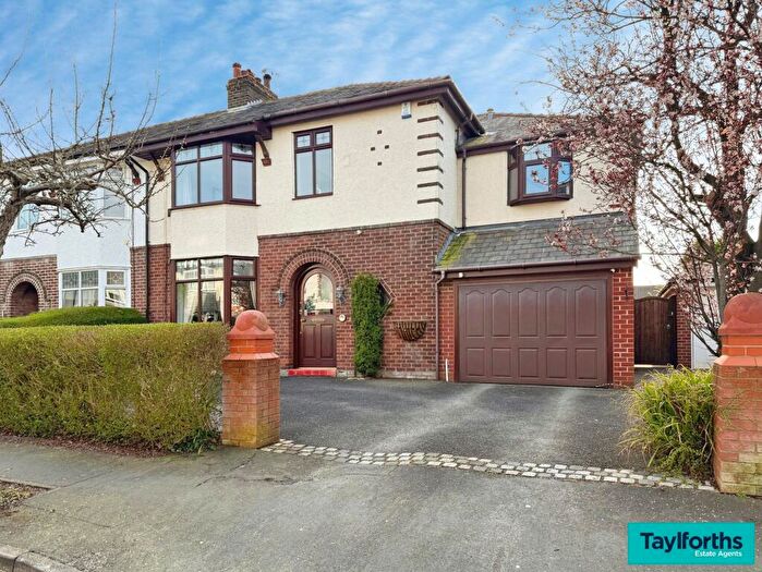 4 Bedroom Semi-Detached House For Sale In Brooklands Avenue, Fulwood, PR2