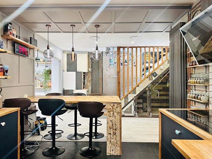 4 Bedroom Semi-Detached Bungalow For Sale In The Roundway, Thurmaston, Leicester, LE4