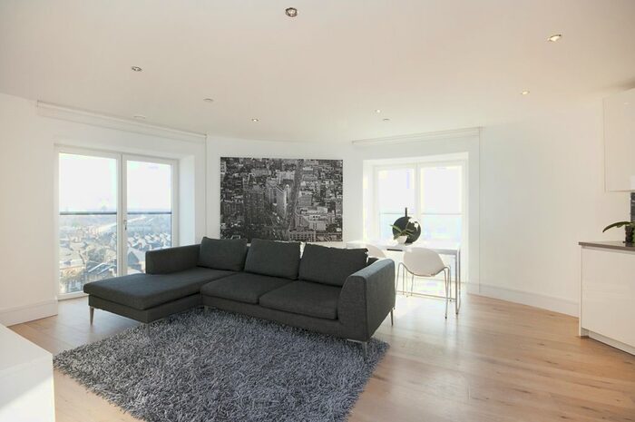 2 Bedroom Flat To Rent In St. Luke's Avenue, London, SW4