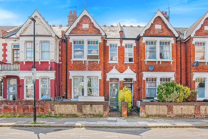 2 Bedroom Apartment To Rent In Mount Pleasant Road, London, N17