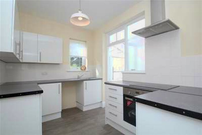 3 Bedroom Semi-Detached House To Rent In Greencourt Gardens, Croydon CR0