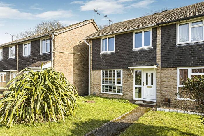 3 Bedroom House For Sale In Langford Close, Emmer Green, Reading, RG4