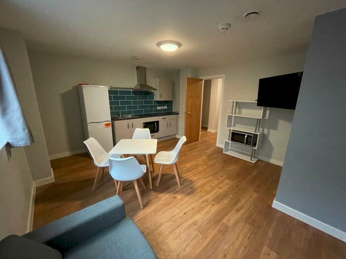 2 Bedroom Apartment To Rent In Queen Street, Sheffield, South Yorkshire, S1